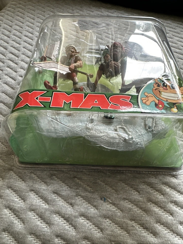 McFarlane X-Mas Monsters Twisted Christmas Santas Little Helpers - Image 4 of 4
