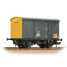 Bachmann 38-882 BR Vanwide VEA BR Railfreight Distribution OO Gauge