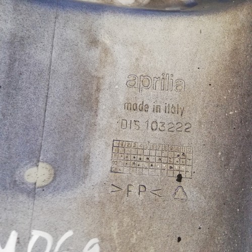 Aprilia SCARABEO 150 Fender Front - Bild 8 von 8