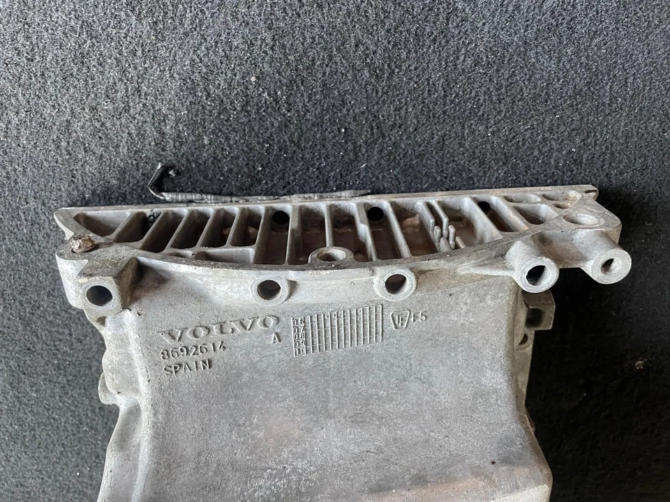 Volvo S40 G70 2004-2010 2,5 L T5 - cárter de aceite 8692614 OEM Foto 3 de 4