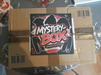 Mysterybox Damenkleidung Größe 38 (S) 5 Artikel Röcke Jeans Pullis T-shirts  