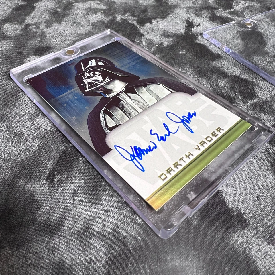 2001 Topps Star Wars Evolution James Earl Jones Autograph Darth Vader Card Mint - Image 3 of 4