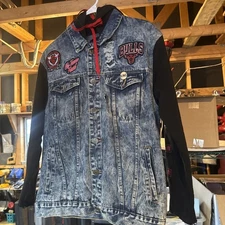 UNK / NBA - CHICAGO BULLS Embroidered Hooded Mens Xl Denim Jacket