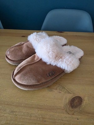 UGG Kinder Scuffette Hausschuhe Größe UK 1 Kastanienbraun Wildleder.