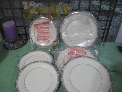 Royal Doulton 1982 Romance Collection ''Melissa'' 3 Bread Plates & 3 Salad Plates