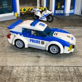 LEGO CITY Police Station (60141) Complete Set & Minifigs No Box or Instructions