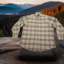 ✅Woolrich Plaid Flannel Button Up Shirt Men’s Large 100% Cotton Barley 8083