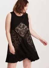 Torrid ~ Mixed Fabric & Lace Trapeze Dress ~ Size 2 ~ NWT