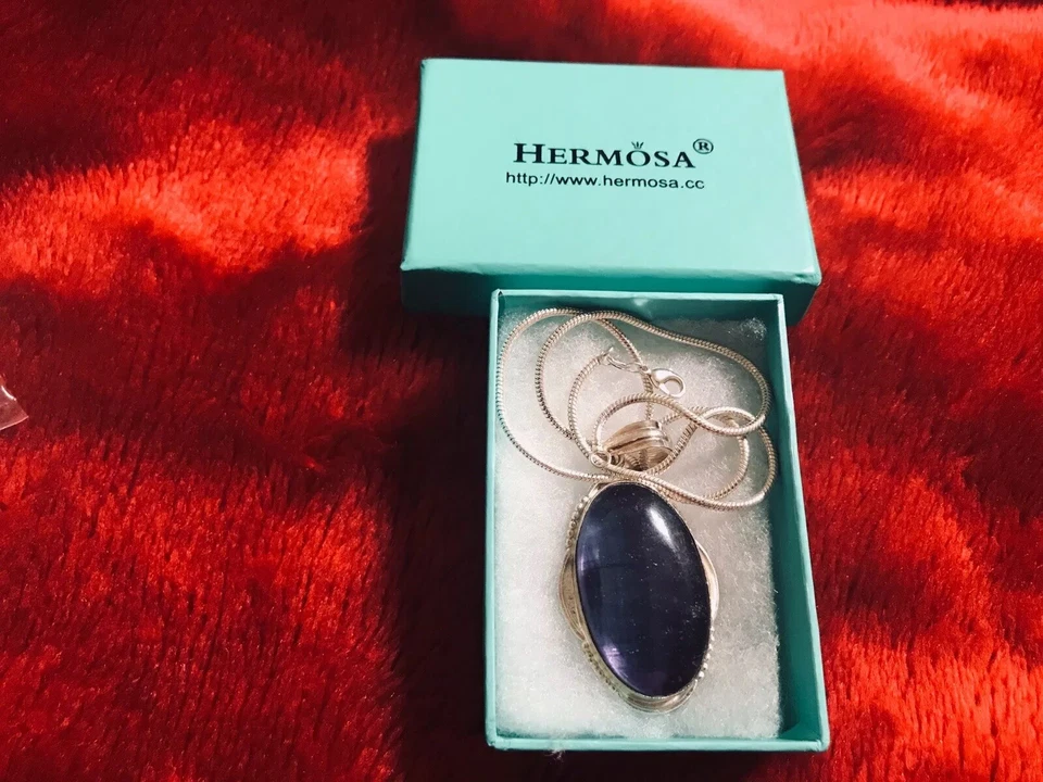 Hermosa Large Oval Blue/Purple Sterling Silver Pendant&chain New In Original Box - Image 4 of 4