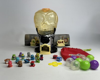 Squinkies Skull Cavern with ( 14 ) squinkies And Bag , Dice , Chips