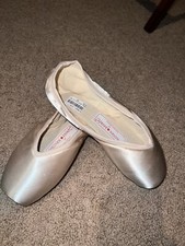 Russian pointe Shoes - E PRO - F25- sz 37.5, w3, v2 FS