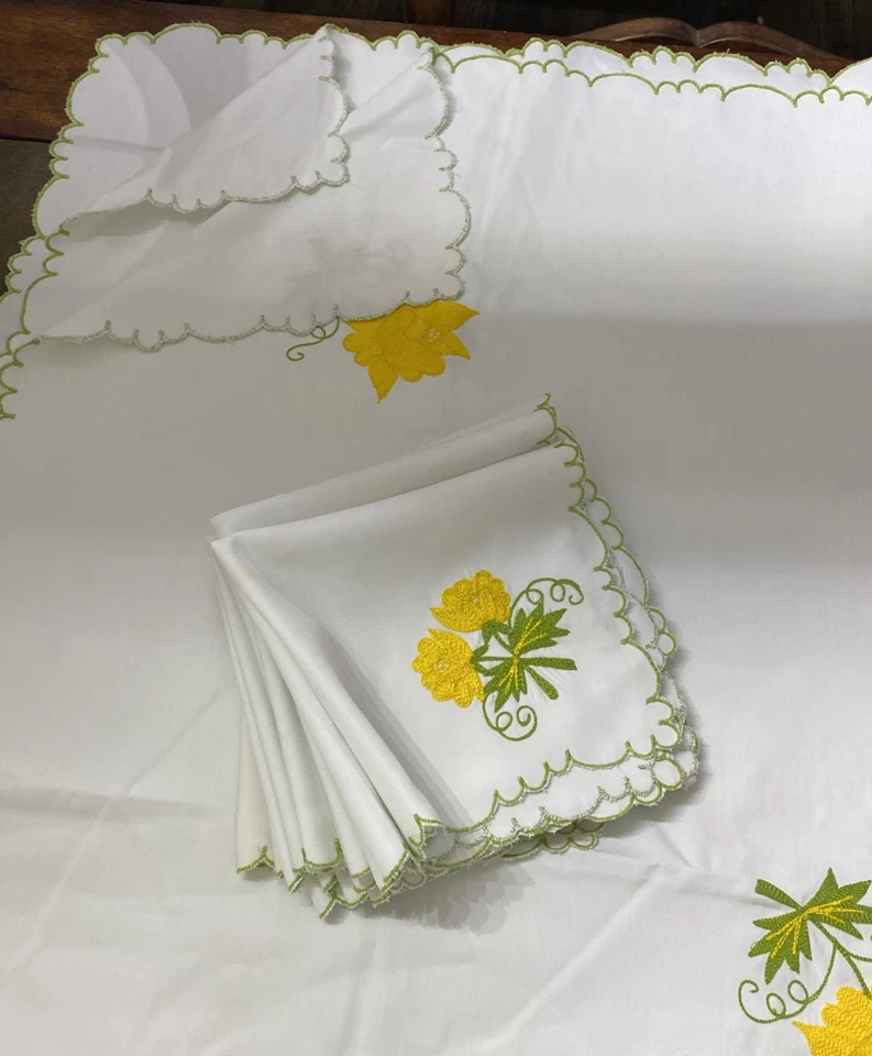 Lot Of 3 VTG Embroidered Square Card Tablecloths & 10 Napkins Set ~38X38 13x13 - Image 3 of 4