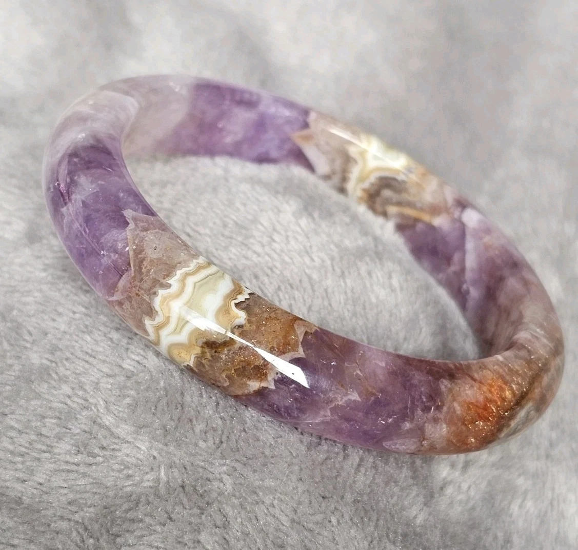 Bracelet en Améthyste : Élégance et Bien-être Naturel