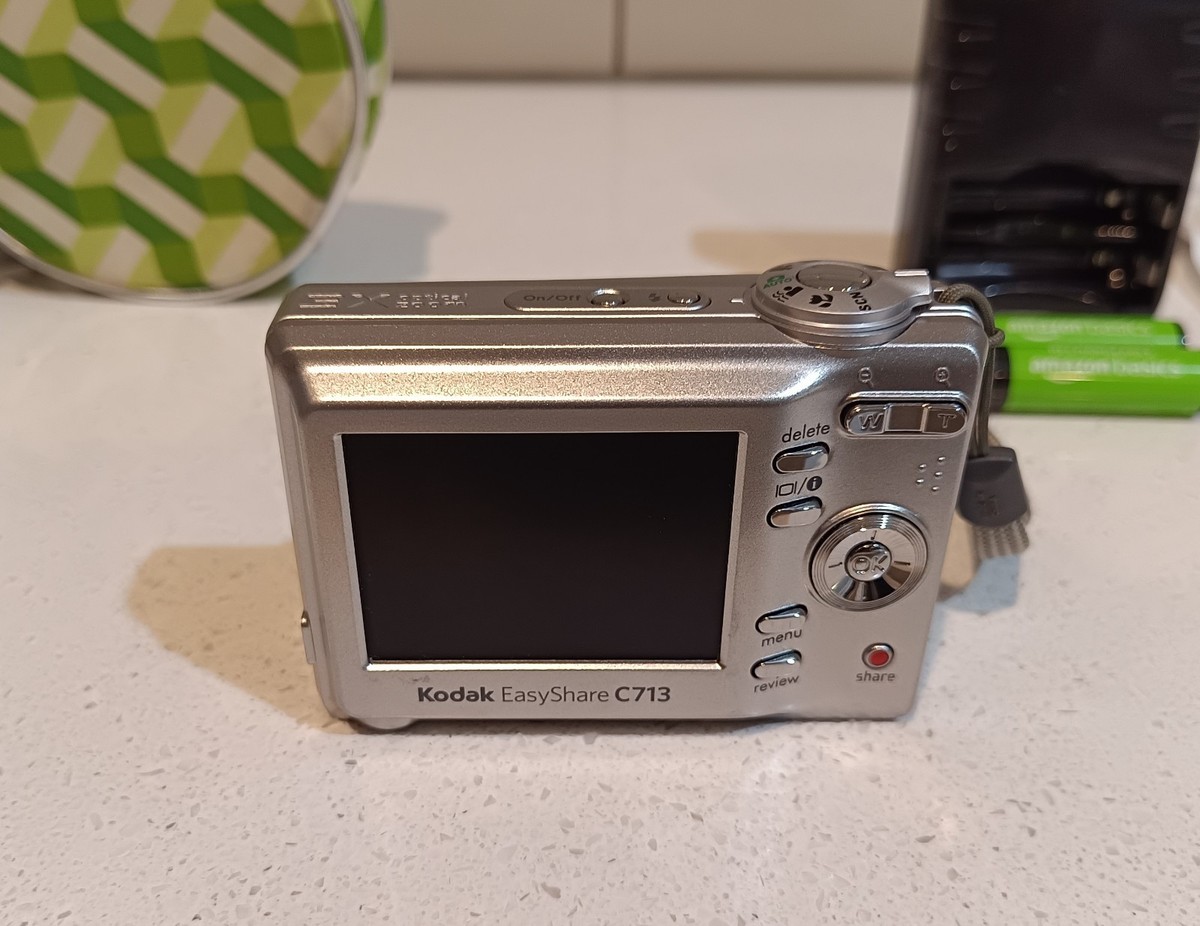 Kodak EasyShare C713 7.0MP Digital Camera - Silver (C713