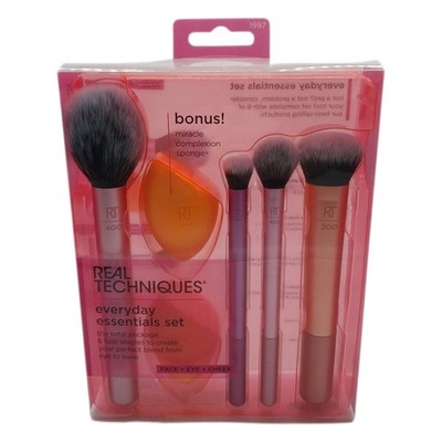 Real Techniques Everyday Essentials + Make-up-Schwamm-Set, 4 Make-up-Pinsel und
