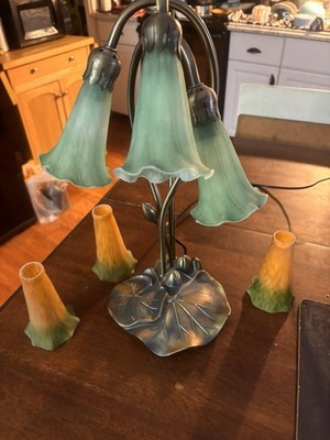 Vtg 17'' Tall TIFFANY STYLE ''Lily Pad 5- Tulip Trumpet Accent Lamp'' (ART NOUVEAU)