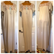 VTG 60's GOSSARD ARTEMIS IVORY W/ RIBBON  LACE YOKE NYLON NIGHTGOWN SZ L