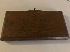 Vintage Antique pat 1889 Wood Carpet Stretcher The Victor C M Mallory Albion NY 