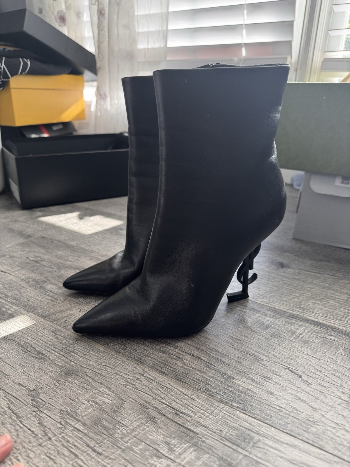 SAINT LAURENT Stivali in pelle YSL Opyum