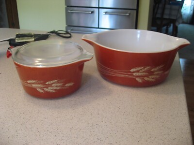 Vtg Lot of 2 Pyrex Autumn Harvest Wheat Rust Brown Casserole Dishes 473-B &475-B