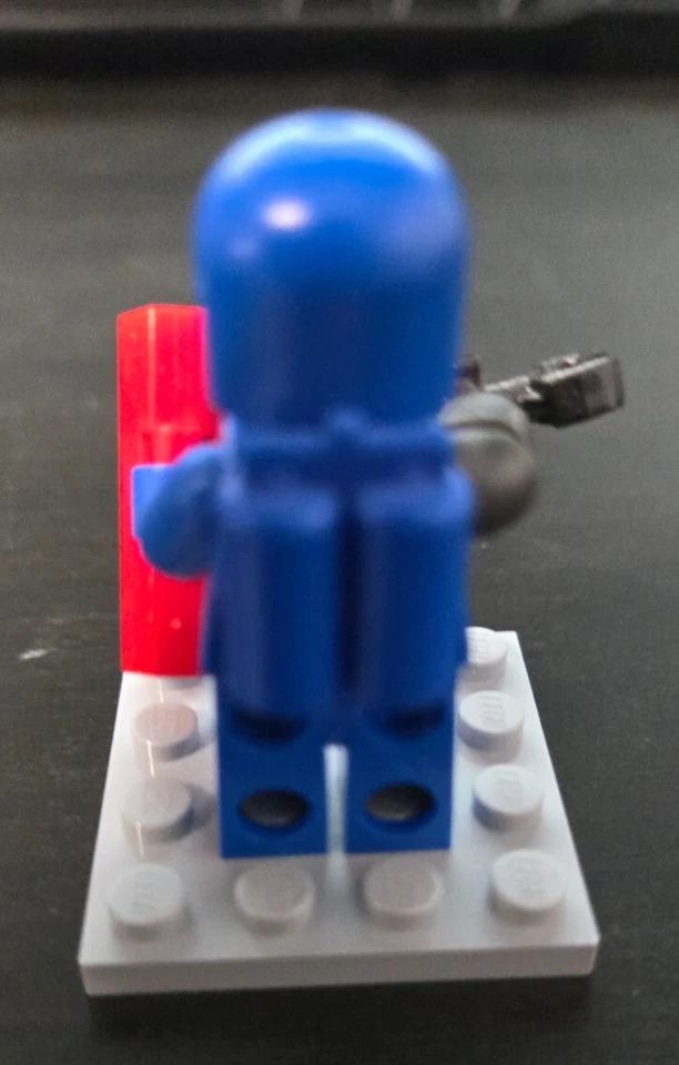 LEGO Space Blue Astronaut Minifigure Complete with Airtanks  - Image 2 of 4