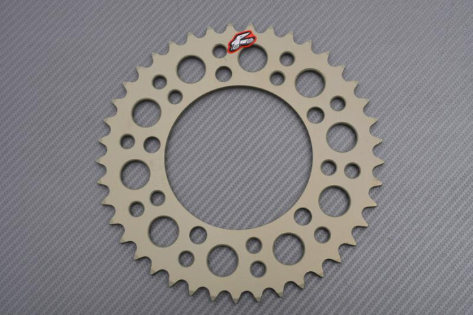 Couronne RENTHAL Ultra Light en alu durci pas 520 pour la performance brute sur S1000RR