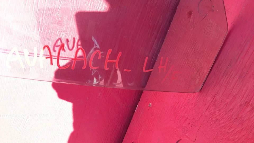 Chevrolet Avalanche 2007-2013 ventana de vidrio delantero izquierdo lado del conductor OEM 15175143 Foto 2 de 2