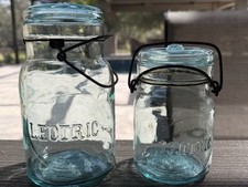 Lot 2 LEOTRIC Aqua fruit jars with glass lids and wire bails 1- Pint, 1-Quart