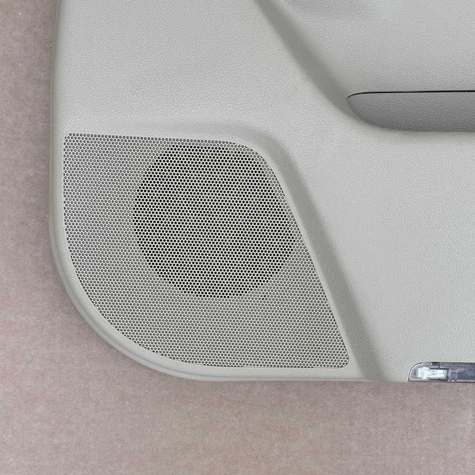 Painel interno da porta traseira Nissan Armada platina passageiro bege 2010-2014 fabricante de equipamento original - Imagem 2 de 4