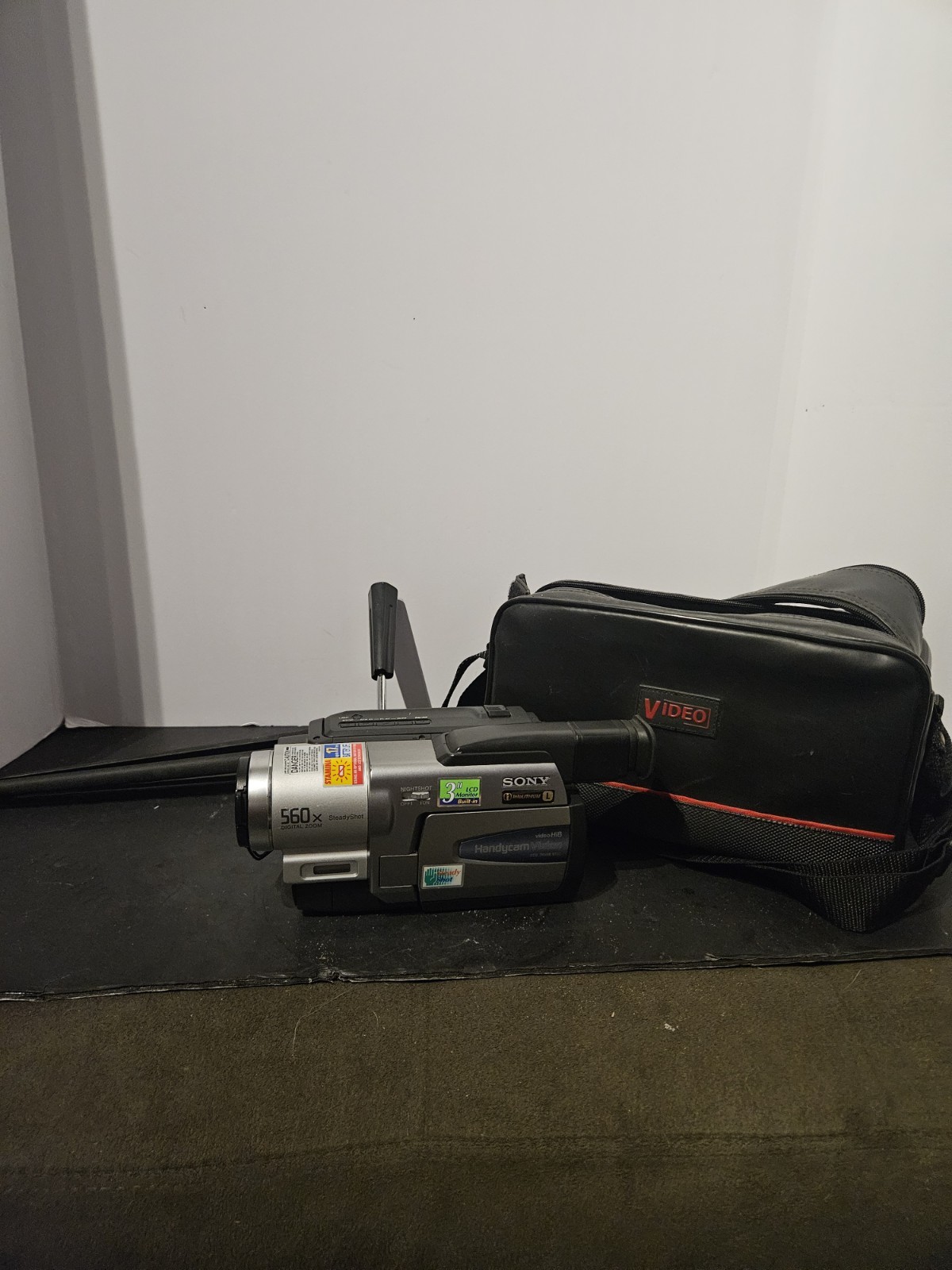 Sony CCD-TRV88 Camcorder -  Black/Silver Read Description