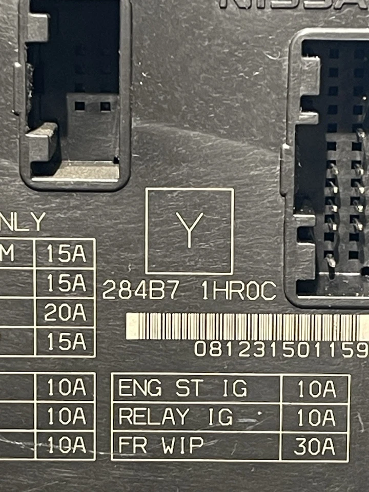 Nissan Versa 2013-2015 IPDM módulo de control de potencia OEM 284B7 1HR0C Foto 3 de 4