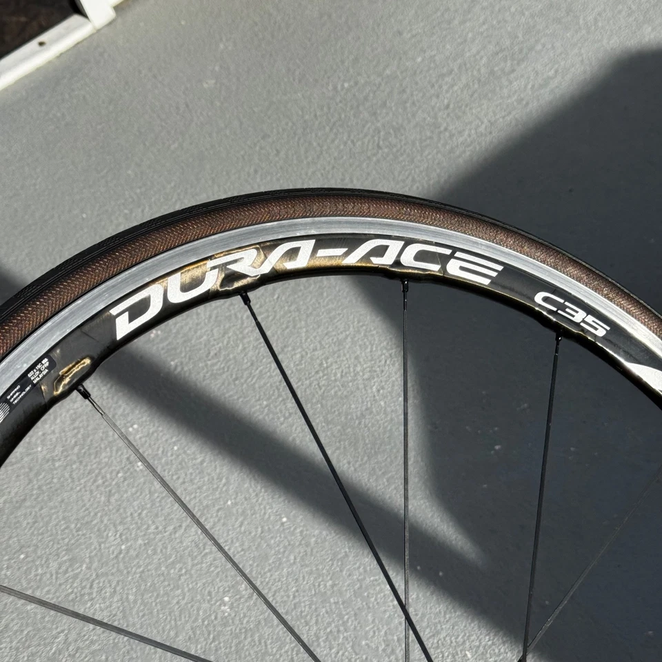 Juego de ruedas de freno de llanta cubierta de carbono Shimano Dura-Ace WH-9000 C35 11 velocidades + neumáticos Foto 4 de 4