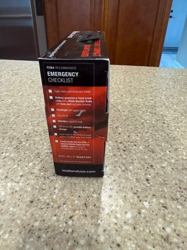 NEW Midland ER210 Emergency Crank Weather Radio Red NIB - Picture 3 of 5