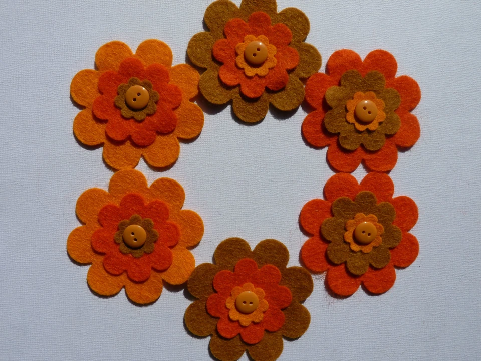 ROSE COTTAGE CRAFTS FELTRO FIORI E BOTTONI ABBELLIMENTI A STRATI FORME FUSTELLATE