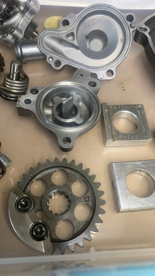 02 YAMAHA YZ250F YZ 450F ESTRIBERAS OEM Y PIEZAS ADICIONALES Foto 3 de 4