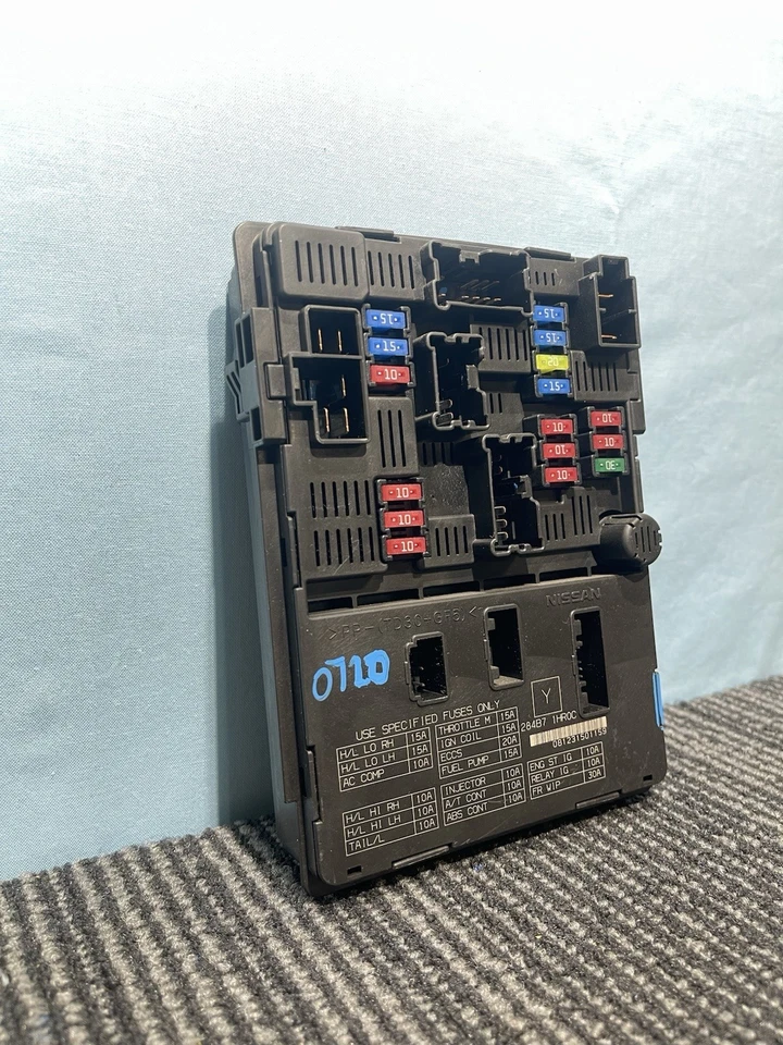 Nissan Versa 2013-2015 IPDM módulo de control de potencia OEM 284B7 1HR0C Foto 4 de 4