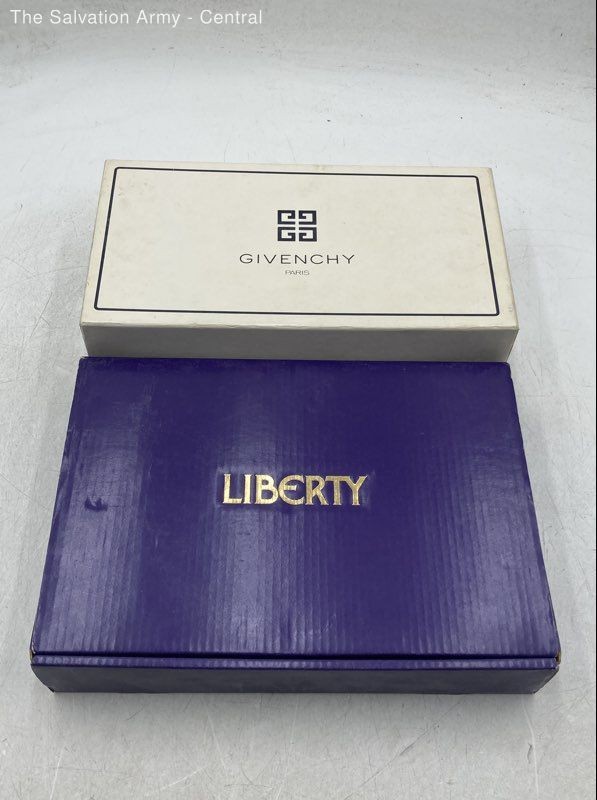 Givenchy White Yamaka International Tea Cups & Saucers & Plates Dish Set In Box