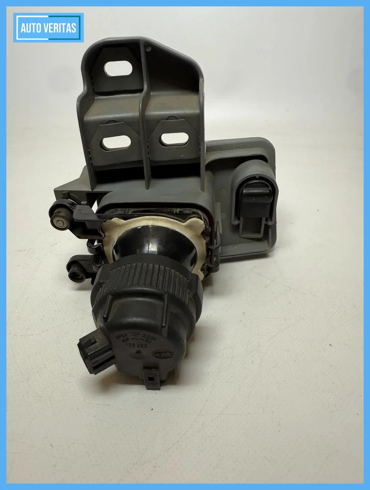 Original VW Polo (MK2) front fog lamps left front 867941702 - Image 3 of 4