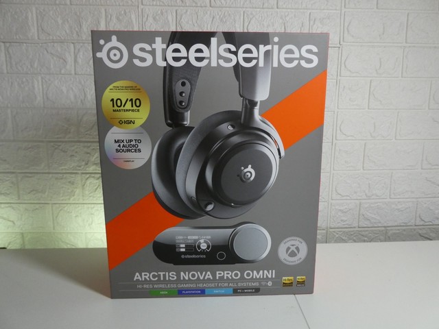 SteelSeries Arctis Nova Pro Wireless