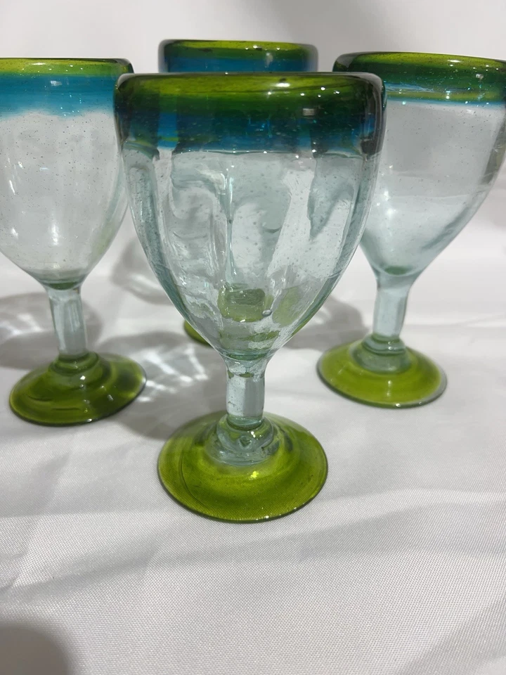 Juego de 4 copas de vidrio soplado a mano mexicanas borde verde azul copas de vino Foto 2 de 4
