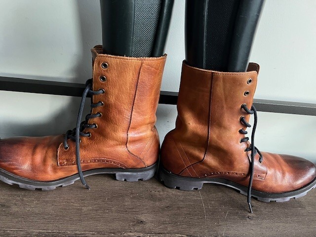 John Fluevog Angelic Sole Brown Leather Boots Men display picture 1