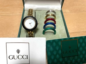 gucci bangle bezel watch