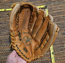 Vintage Spalding 42-211 Softball Mitt Players Series circa 1985 10.5 Inch RHT