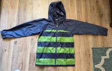 Lands End boys Small hooded rain/wind jacket in a sporty navy blue and green