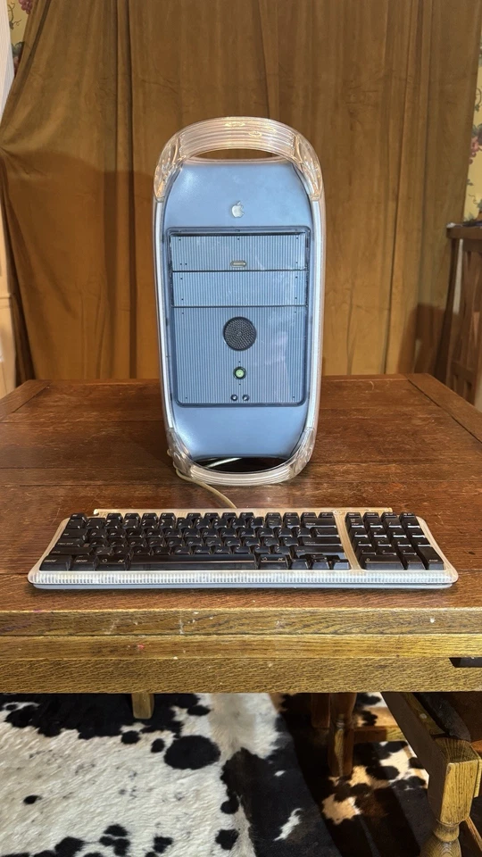 Apple PowerMac G4 With Original KeyBoard & Power Cord Vintage - Image 3 of 4