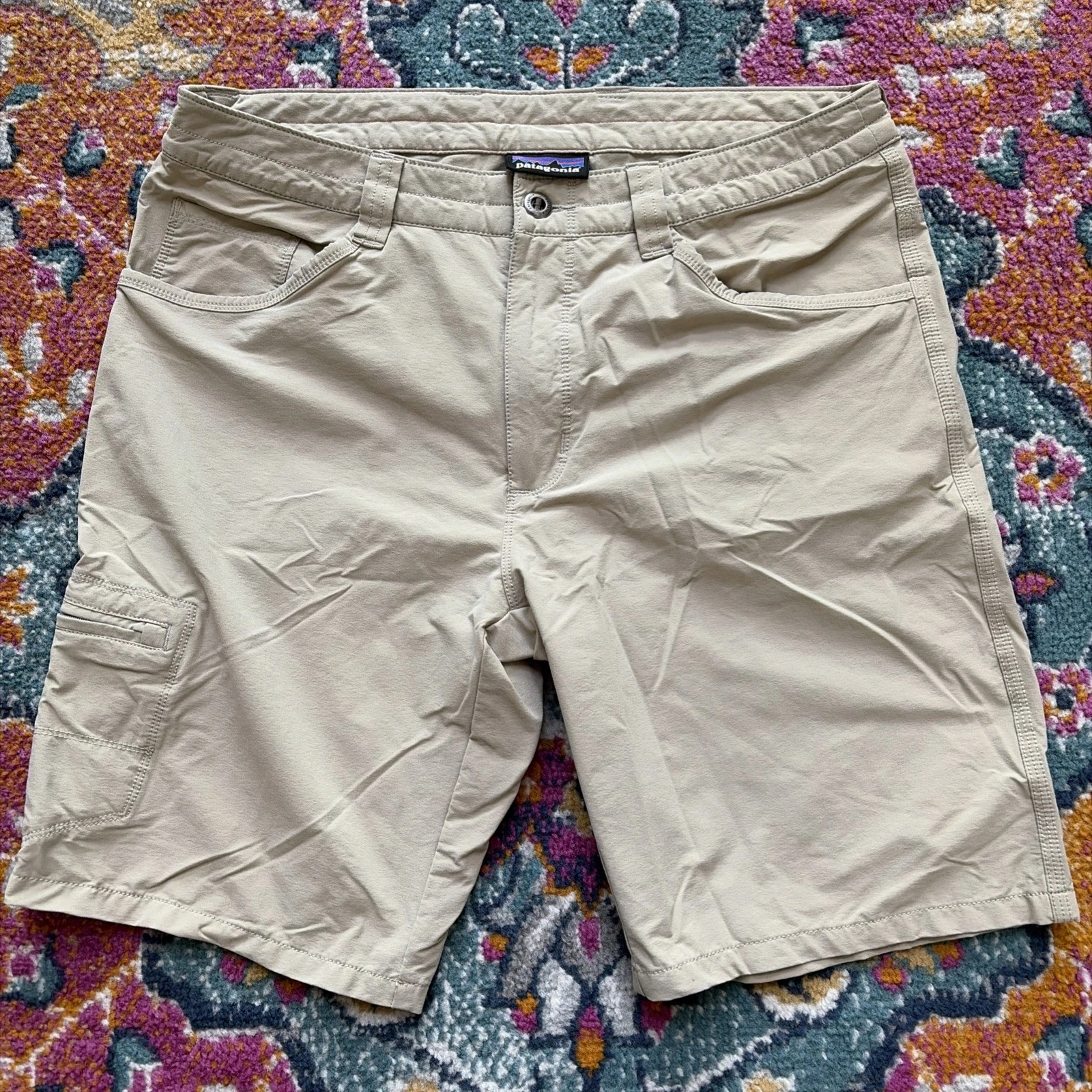 Patagonia Mens Performance Cargo Shorts Size 34” Beige Hiking Golf Nylon Chino