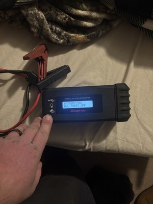 Snap-on EEJP201MBK Lithium Compact Engine Starter USB Charger