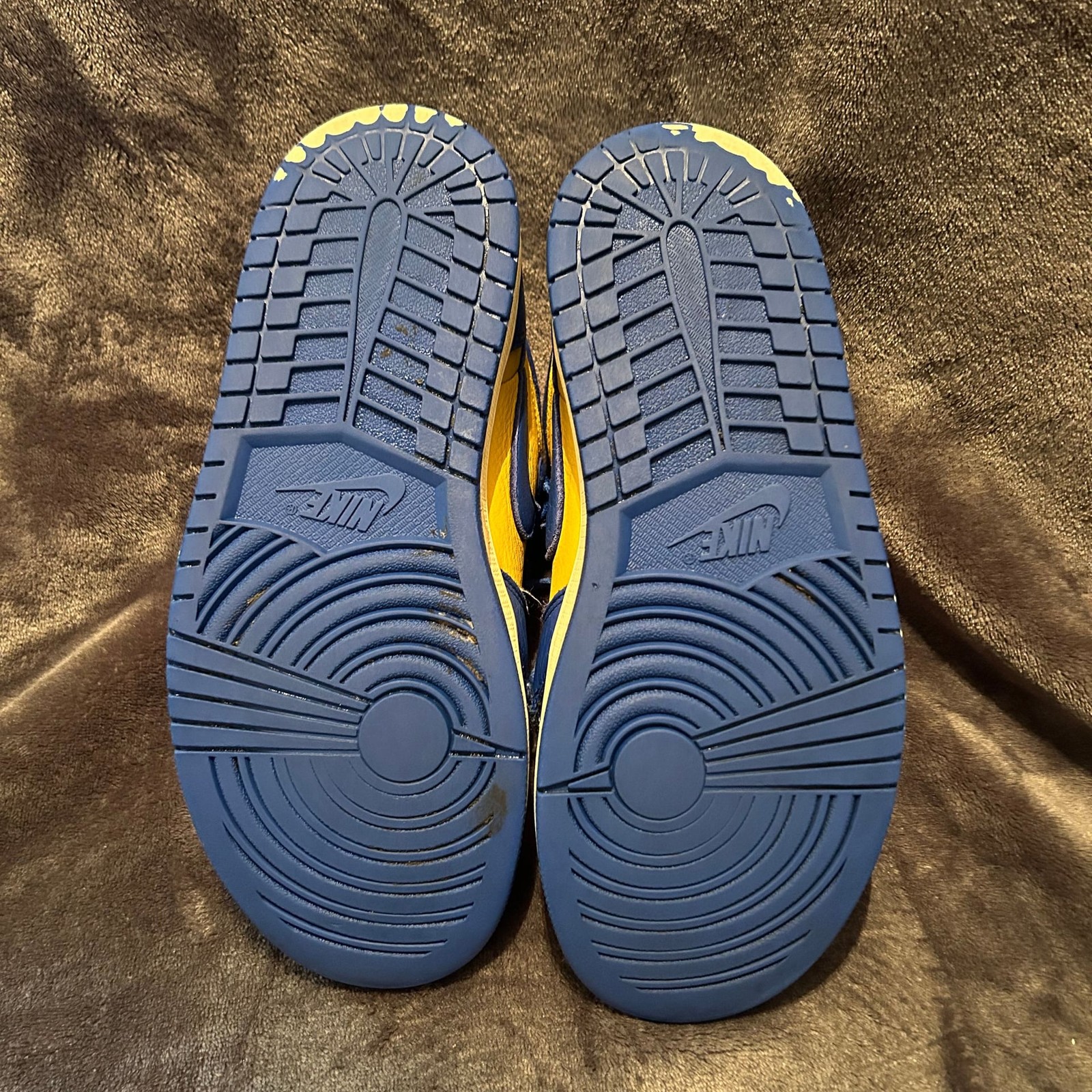 Nike Air Jordan Retro Og Reverse Laney Size 7W/5.5M FD2596-700 Womens thumbnail 6