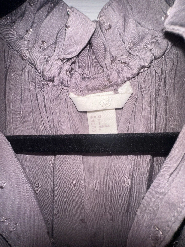 Camiseta sin mangas H&M para mujer 2 pulóver tejido púrpura corbata volantes cuello lunares 16412 Foto 3 de 3