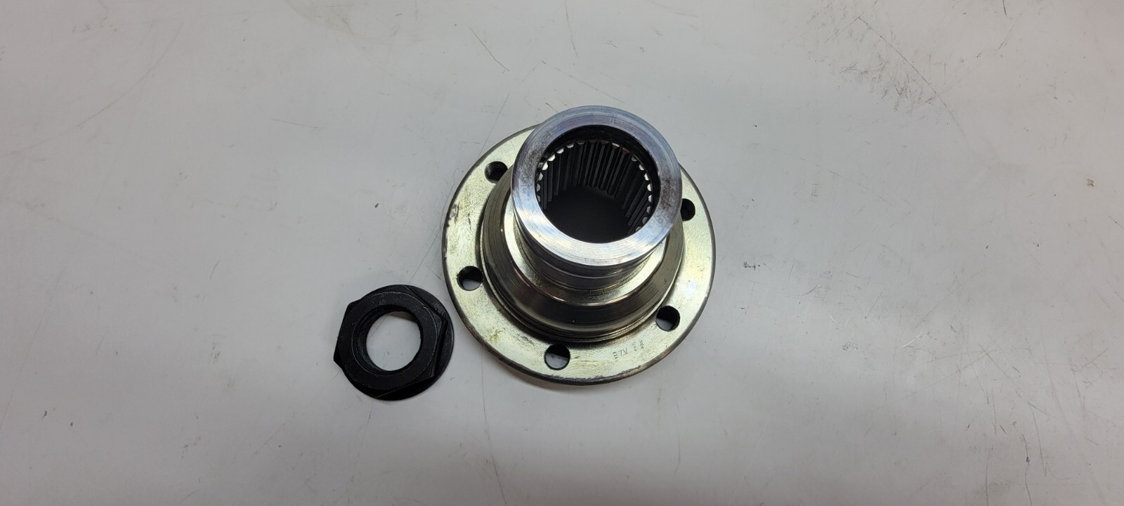 LAMBORGHINI AVENTADOR TRANSMISSION GEARBOX FLANGE TORQUE TUBE MOUNT OEM 0CE31180
